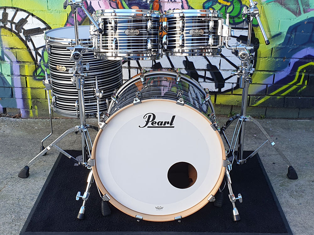 Pearl Masters Maple MP4 22" 4 Piece Shell Pack with GyroLock-L Mount - Black Oyster Swirl